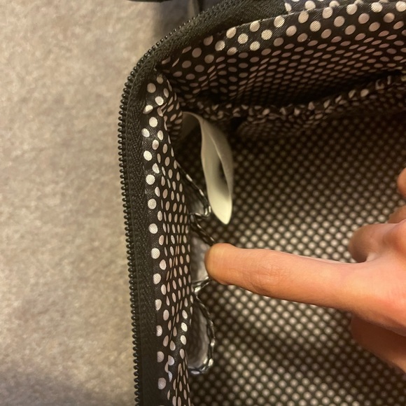 Black makeup case - Picture 10 of 16